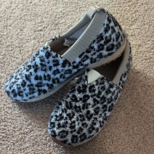 Leopard Print Fuzzy Toms